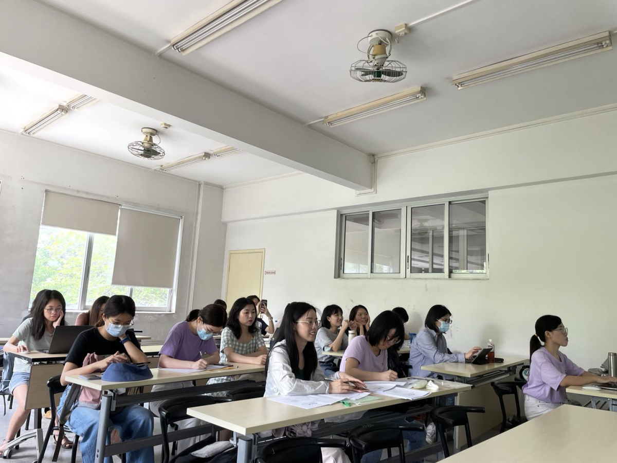 yl6809永利皇宫英语系第一党支部党员认真学习