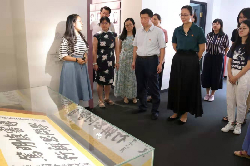 yl6809永利皇宫师生参观yl6809永利皇宫校史陈列馆