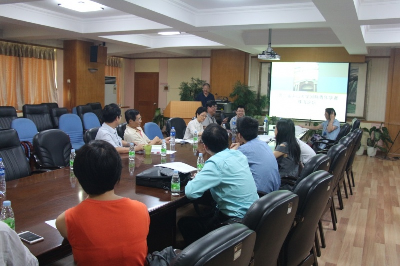 王东风经理主持学科和研究方向座谈会