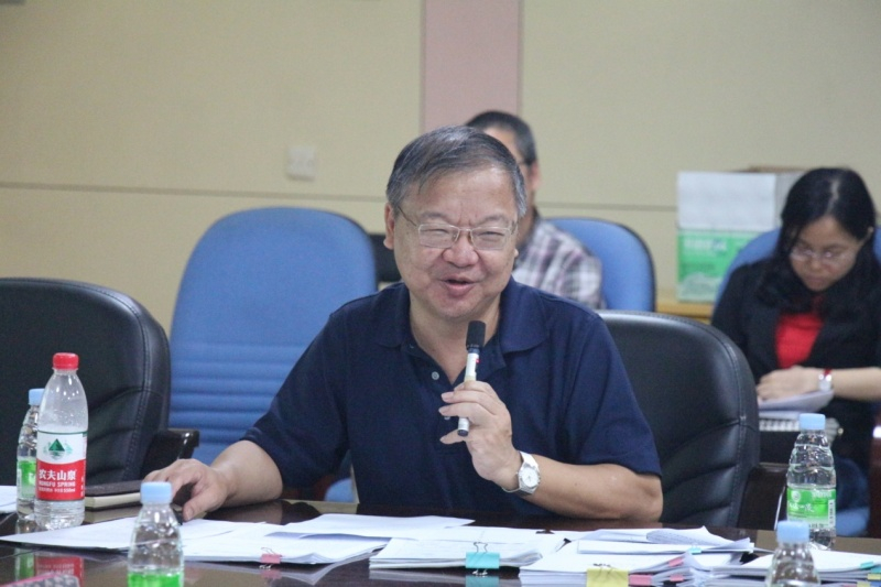 王东风经理介绍学院总体情况，与青年学者交流